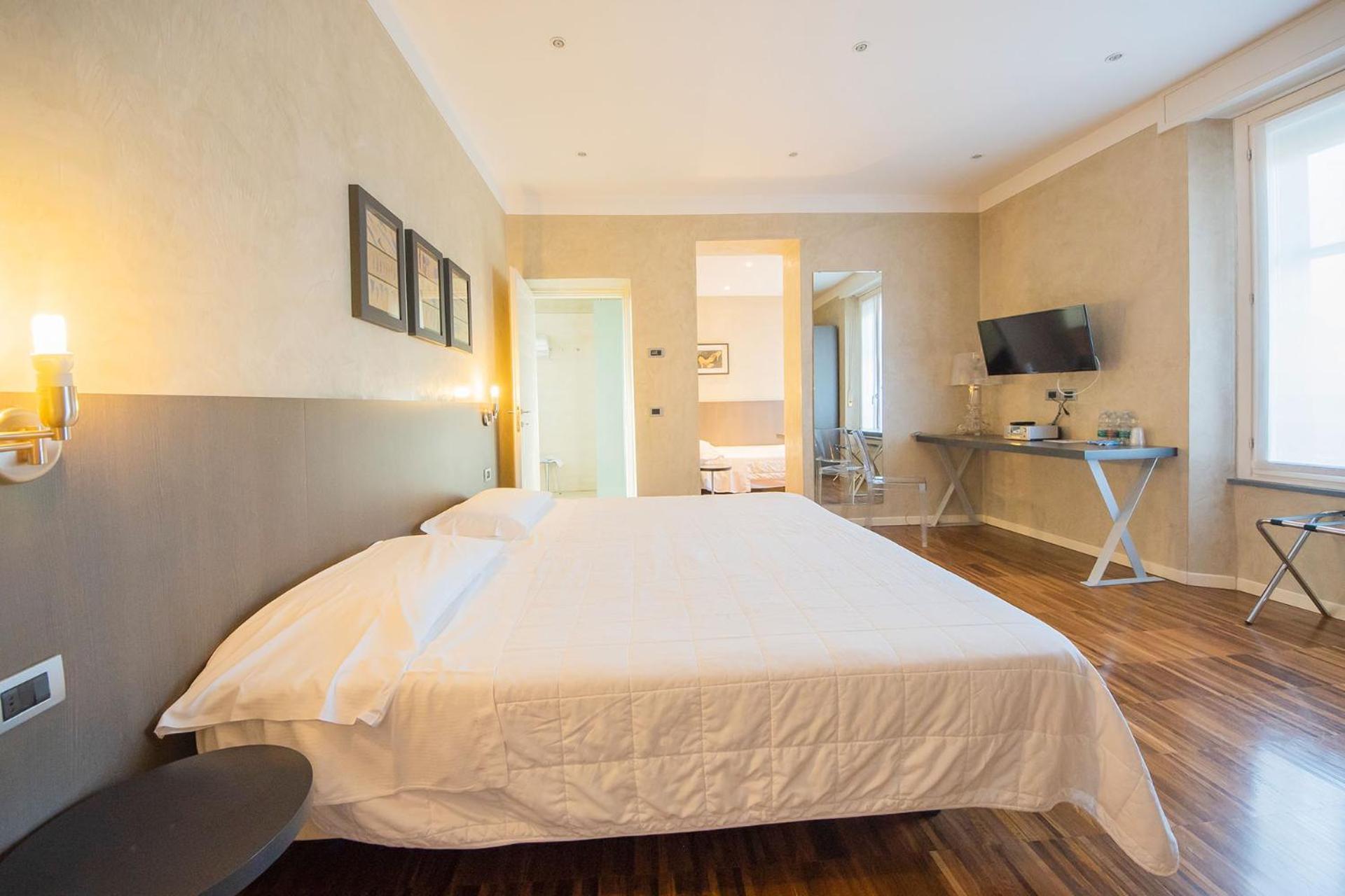 Century Hotel Парма Екстер'єр фото