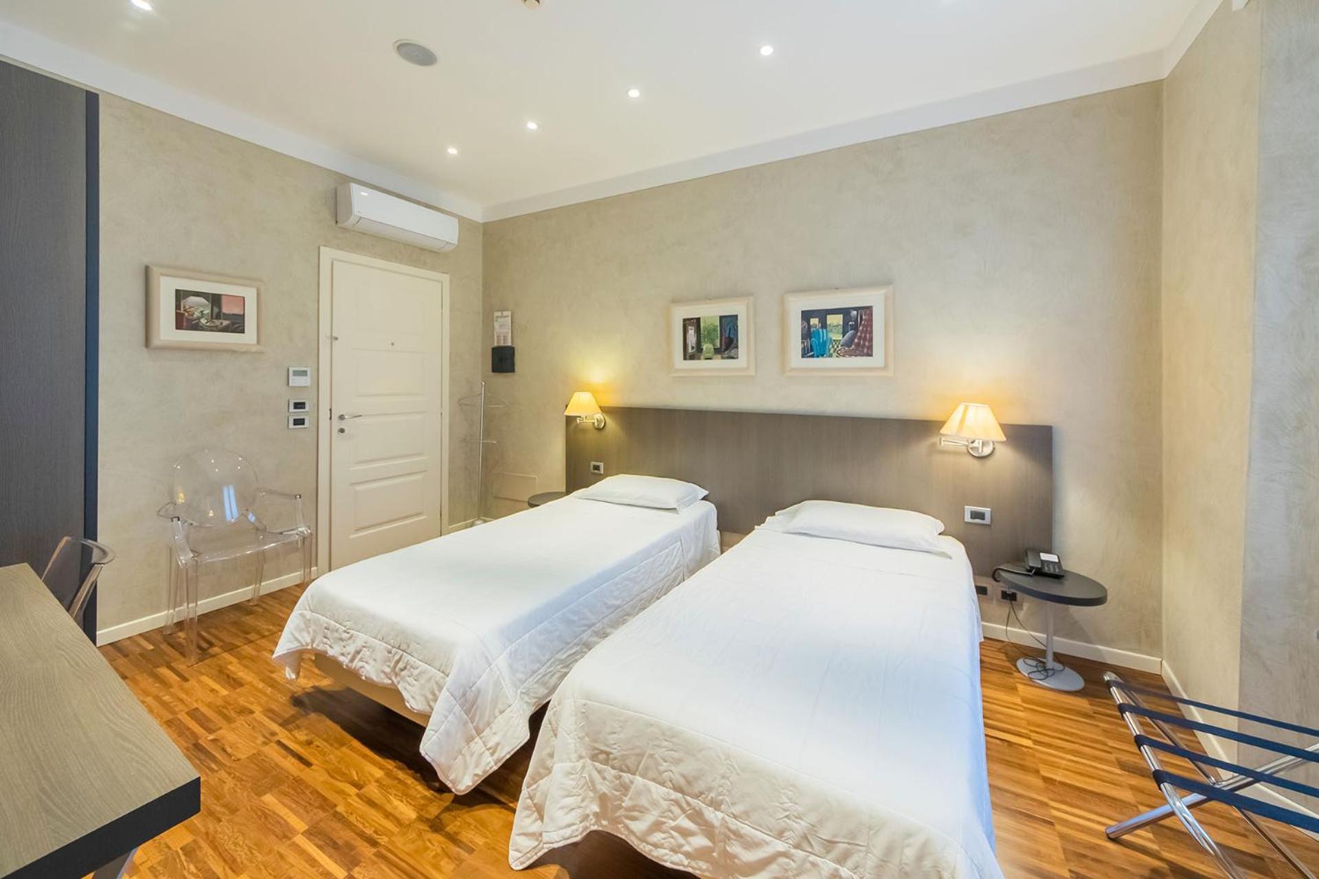 Century Hotel Парма Екстер'єр фото